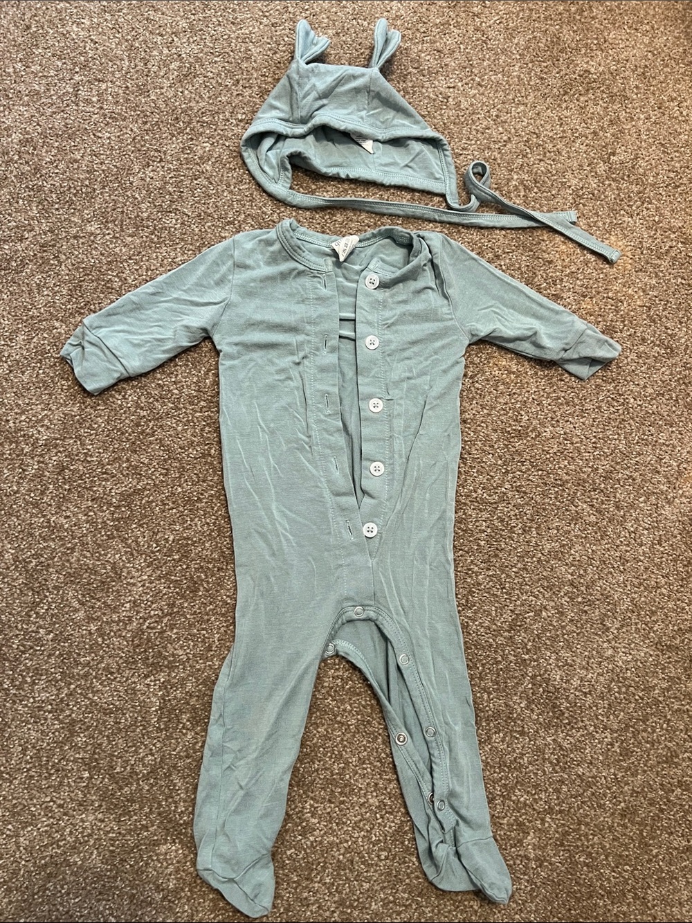 Kate Quinn Newborn Bundle Set Onesie and Hat 0-3